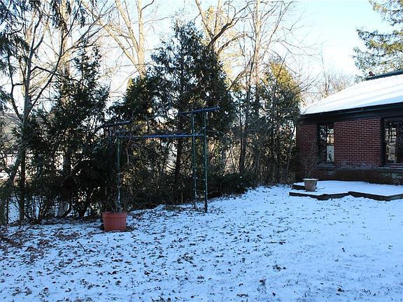 3rd image of 673 Alden St