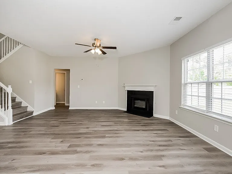 145 Gross Lake Pkwy — Photo 4