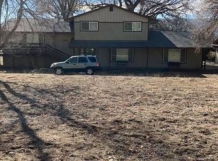 24050 Serra Pl, Tehachapi, CA 93561