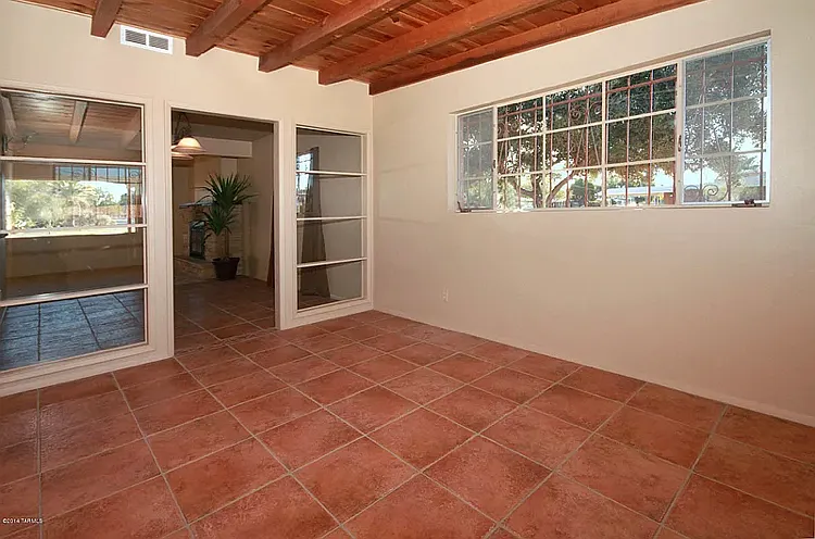 2301 E Glenn St — Photo 6