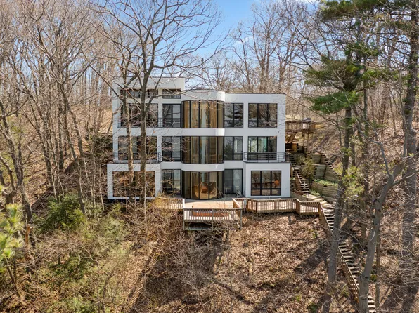 8926 Dunewood Dr, Bridgman, MI 49106