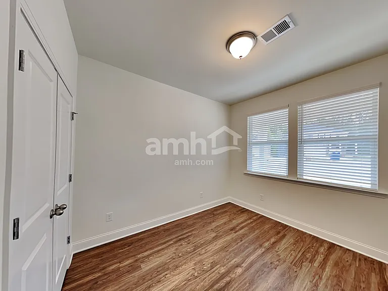 597 Slew Dr — Photo 14