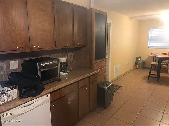 3rd image of 491 Guava Ave