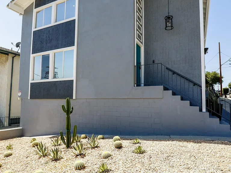 900 W College St #4 — Photo 21