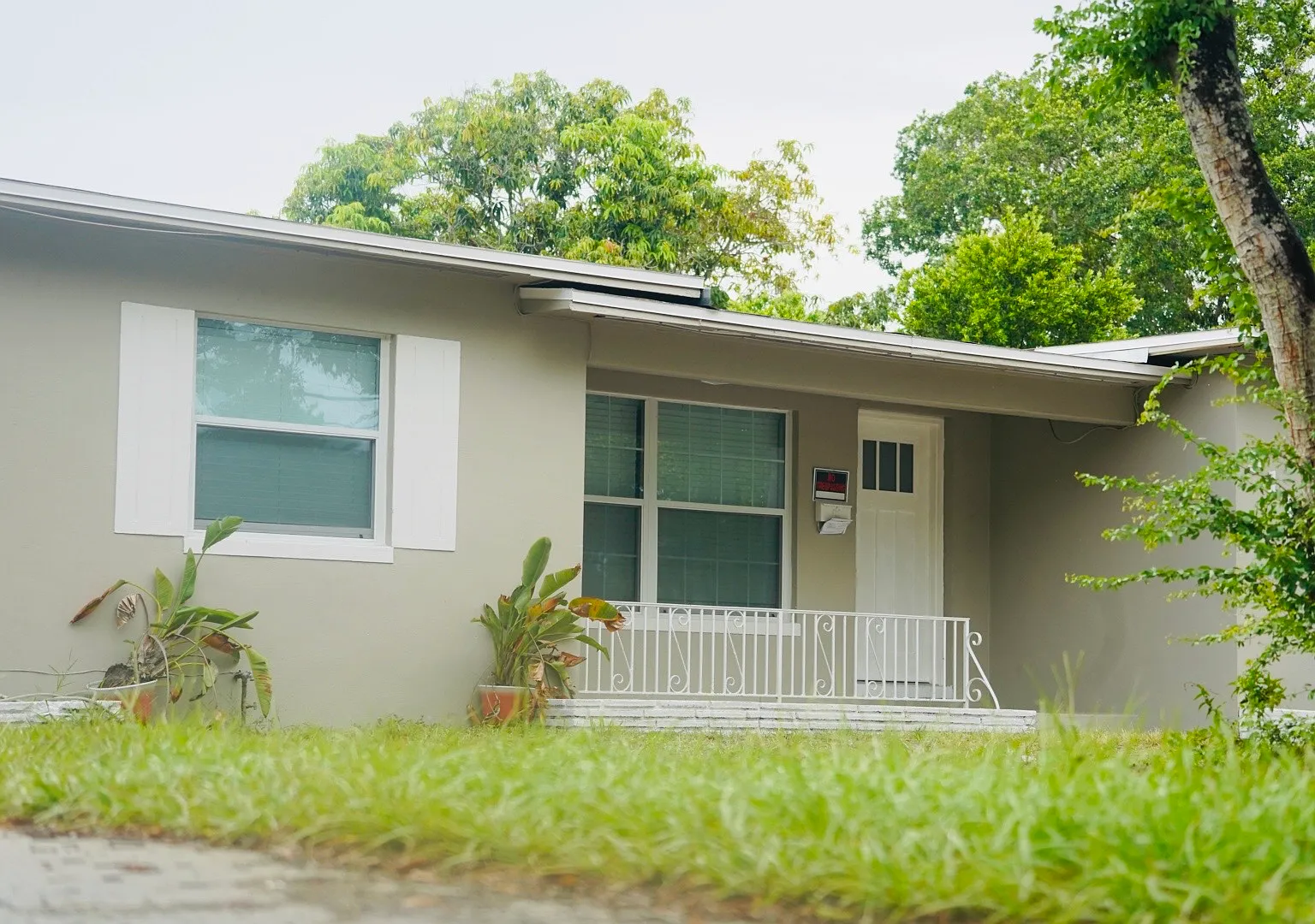 3 bed, 955 sqft, $2,450 — Photo 1