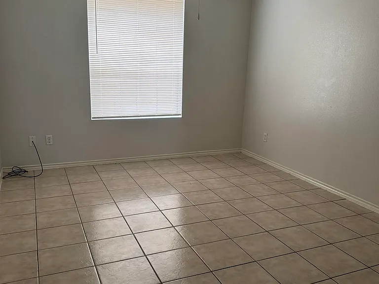203 Martingale Ln #58 — Photo 13
