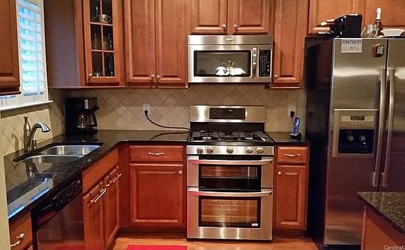 2nd image of 13135 Reunion St