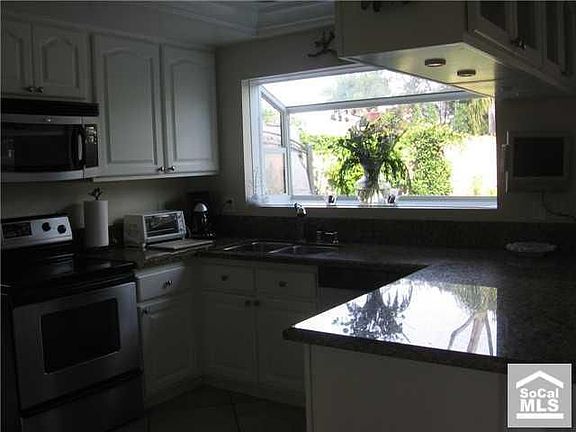 3rd image of 1140 Gleneagles Ter