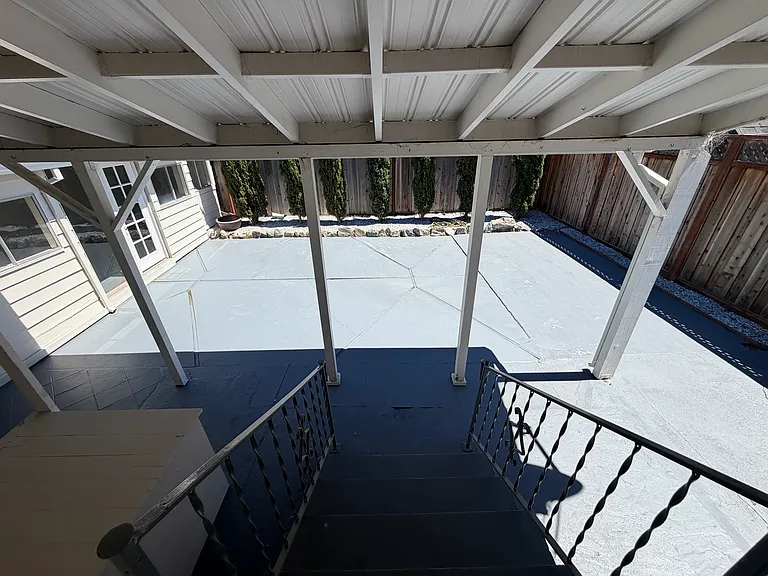 1323 Edgehill Dr — Photo 12