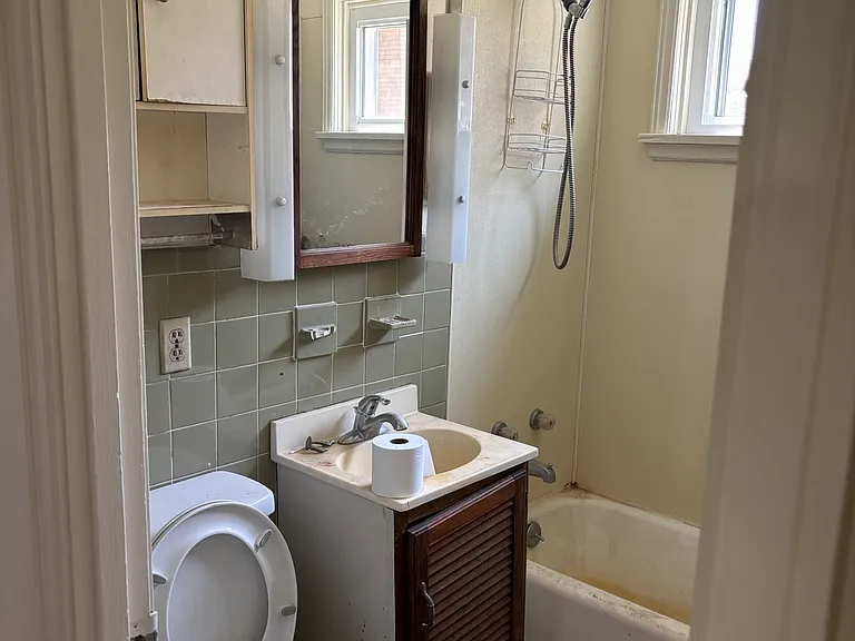 628 Cayuga Dr #2 — Photo 6