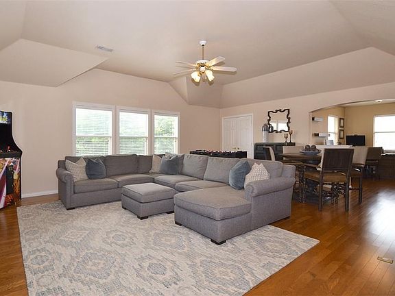 2nd image of 4017 Lost Creek Dr
