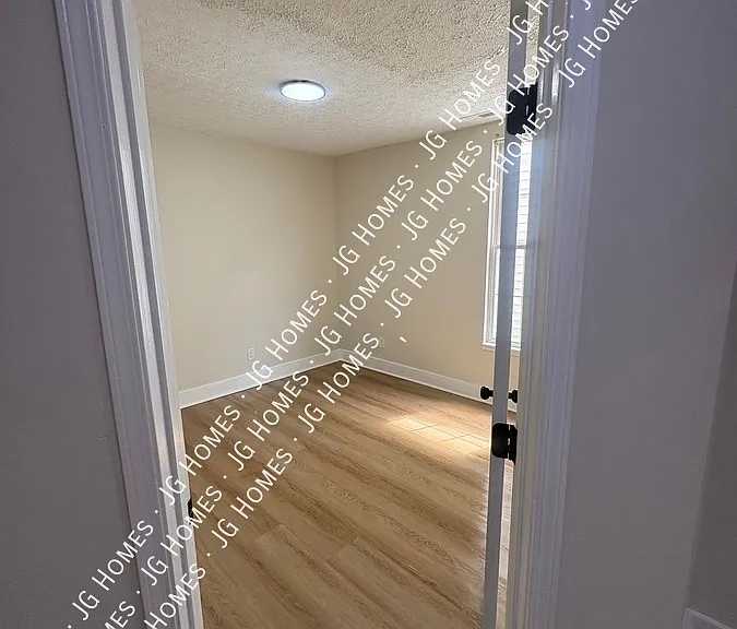 2725 Hale Ave — Photo 25