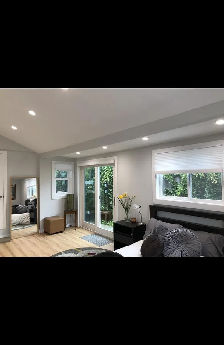35 Lakeside Dr — Photo 1