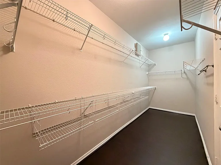 211 Briar Trace Ln — Photo 25