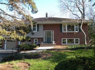 853 Cambridge Rd, River Vale, NJ 07675