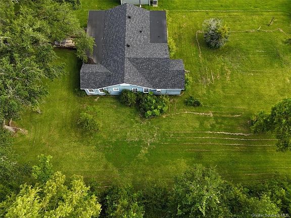 5th image of 3811 Olive St