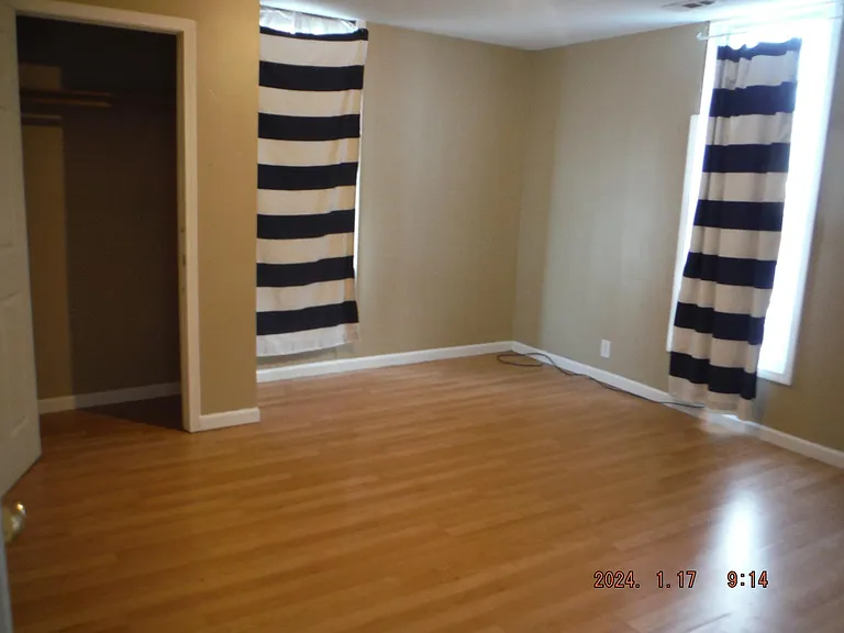 318 E South C St — Photo 3