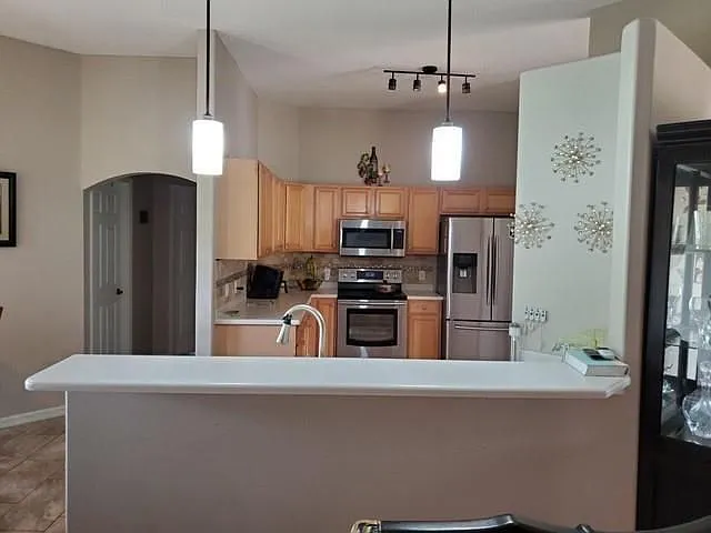 149 SW Fairview Ave — Photo 3