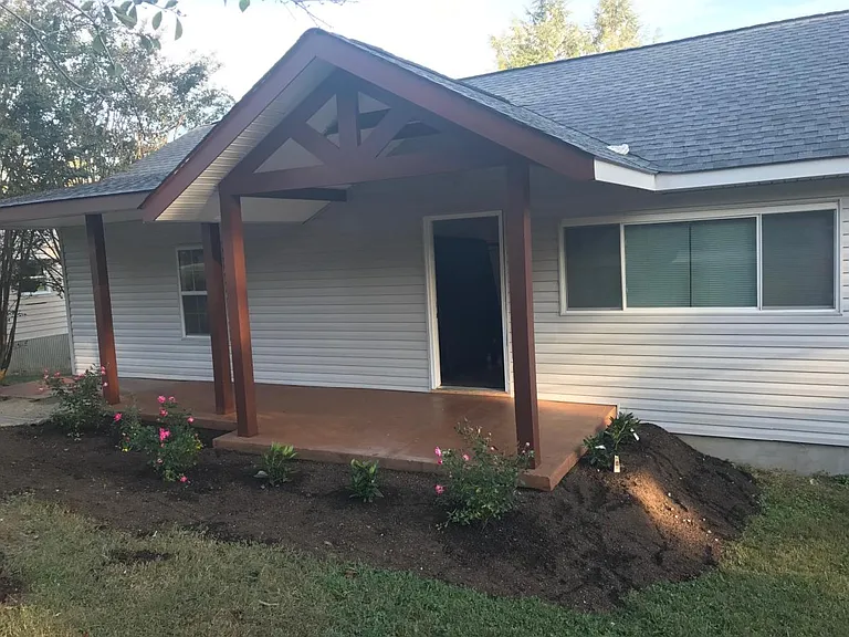 129 Hamilton Cir — Photo 2