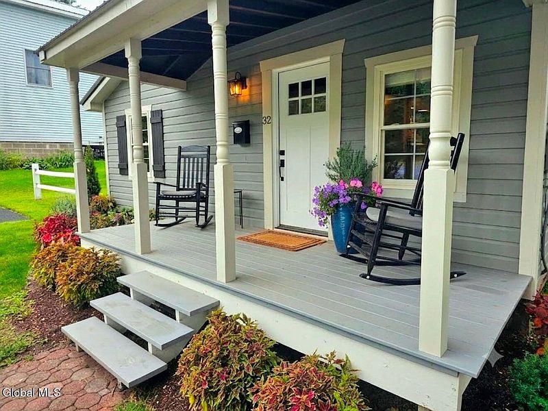 3rd image of 32 Alden Avenue
