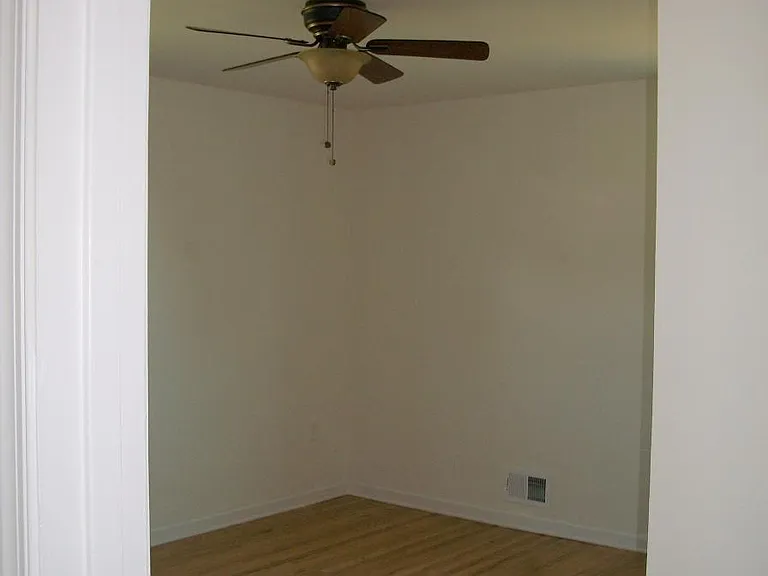 2421 Newell Dr — Photo 9