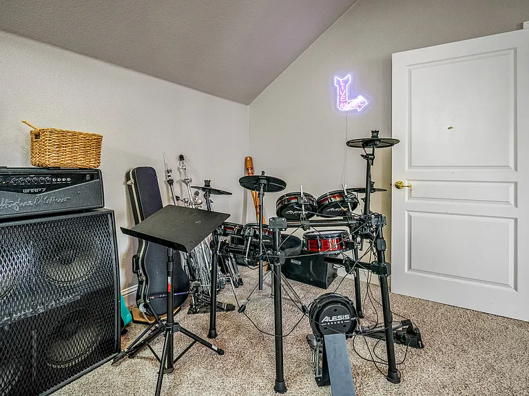 3180 Warren Ln — Photo 35