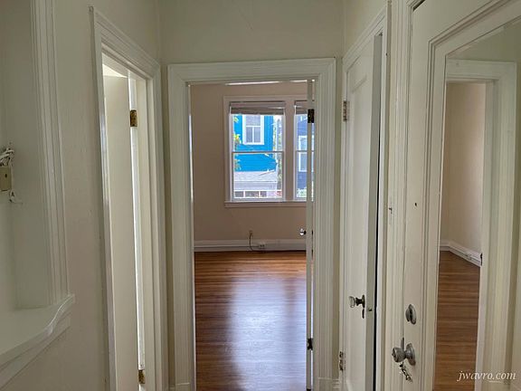 4th image of 2426 Mission St APT 4
