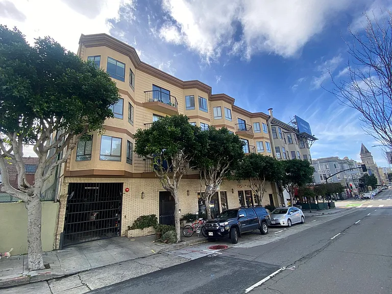 1461 Broadway — Photo 18