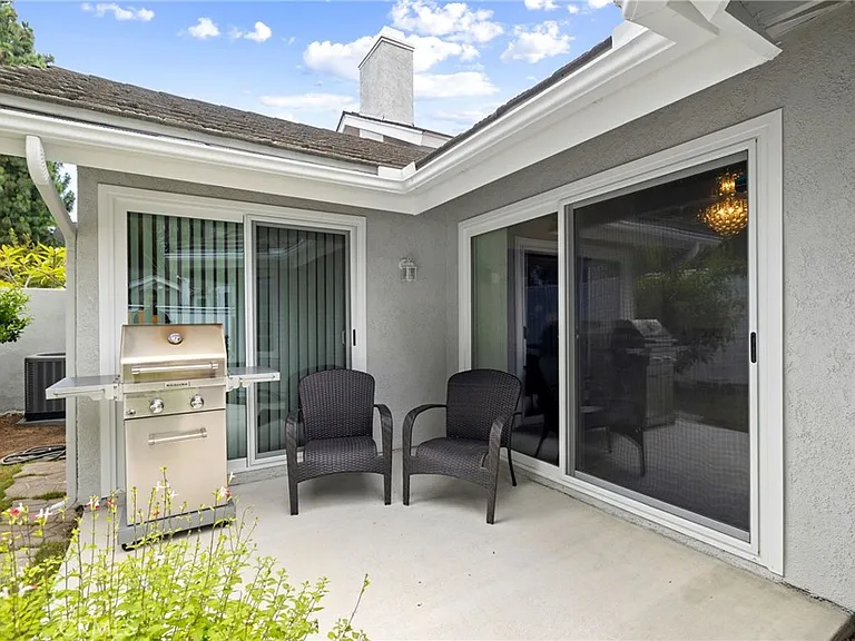 14 Aldergrove #29 — Photo 28