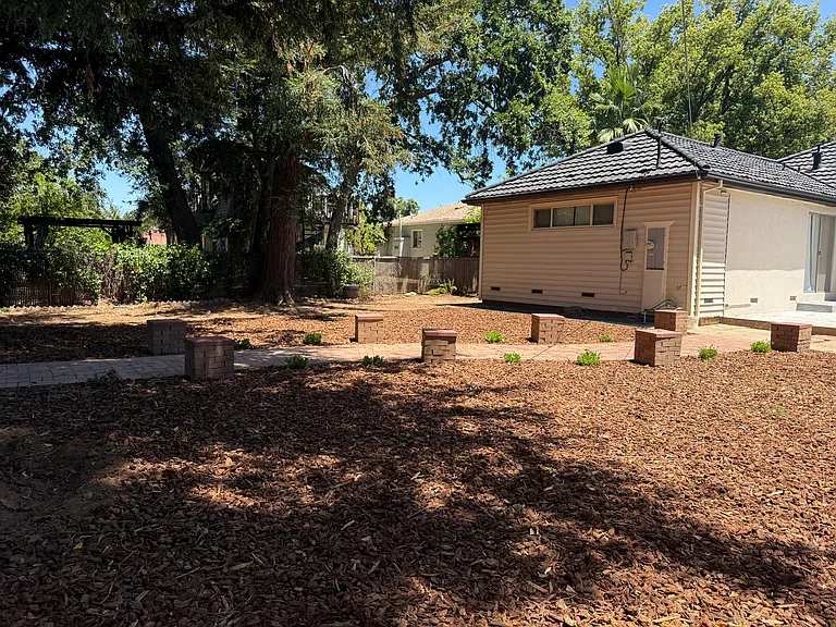9550 Colton Ave — Photo 16