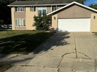 1619 Prospect Ct, Wheaton, IL 60189