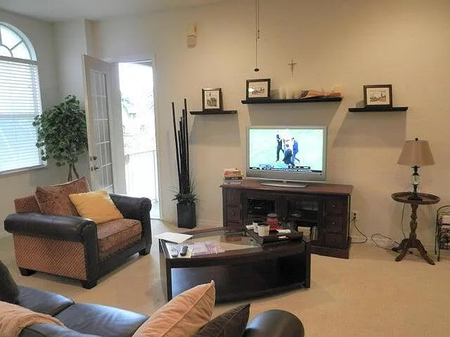 2 bed, 2.0 bath, 1421 sqft, $3,000 — Photo 3
