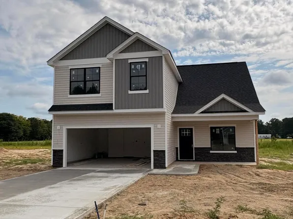 1564 Eastbay Dr, Fayetteville, NC 28312