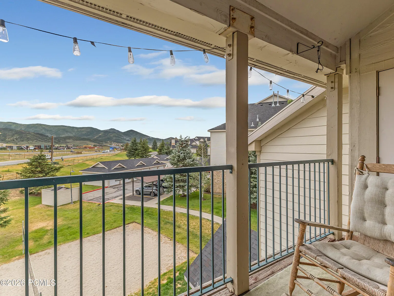 2 bed, 2.0 bath, 1275 sqft, $2,600 — Photo 3