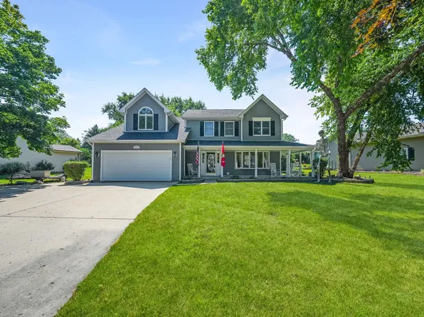 565 Liberty Ave, South Elgin, IL 60177