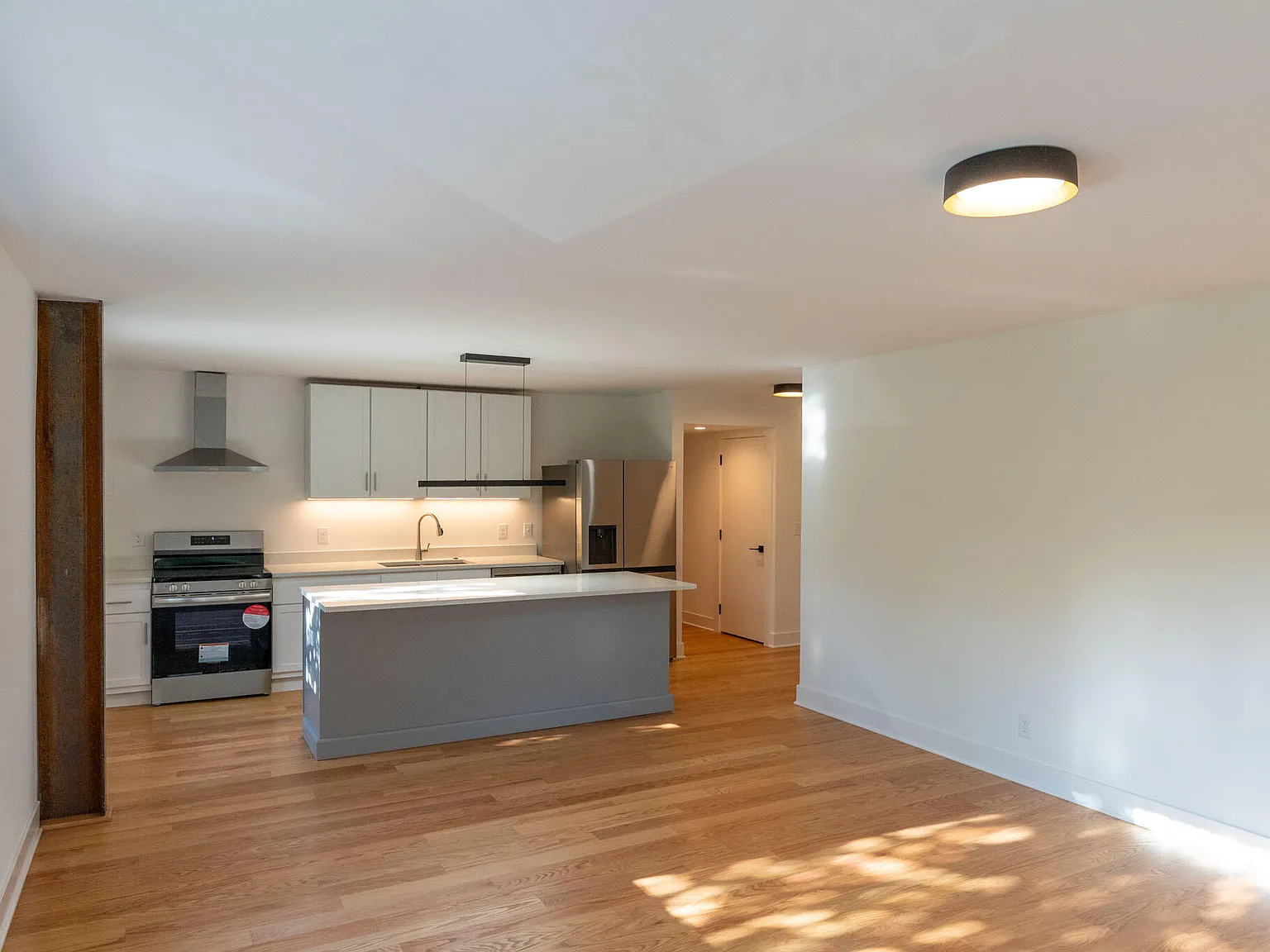 2 bed, 1.5 bath, $2,600 — Photo 4