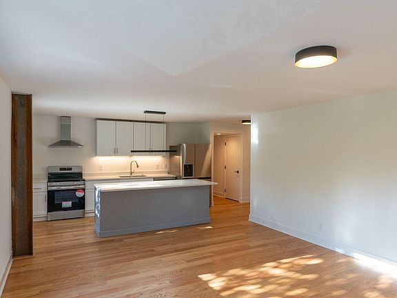 2nd image of 402 E Martin St