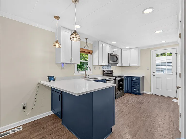 625 S Spotswood Trl — Photo 5