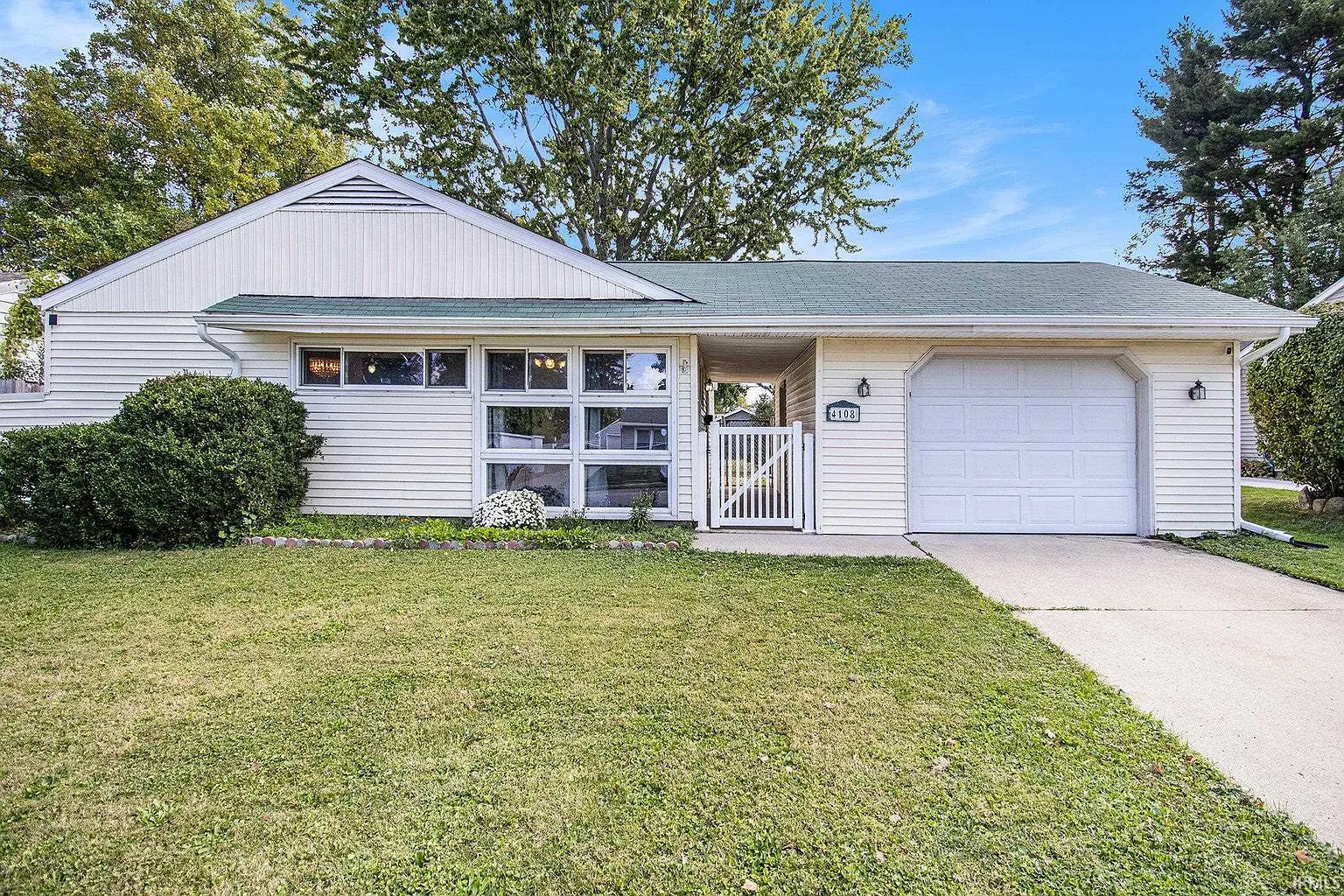 4108 Woodvale Dr photo 1