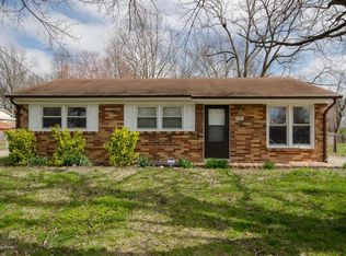 7997 Woodbury Dr, Louisville, KY