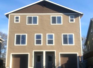 407 Maxs Pl, Hood River, OR 97031