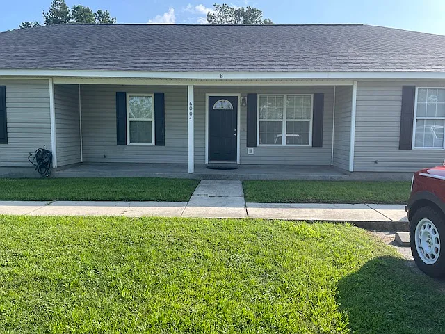 6004 Susan Cir #B