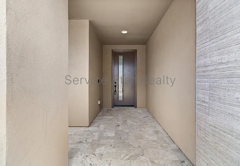 3407 E Louise Dr — Photo 3