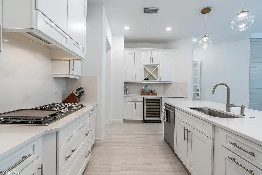 3 bed, 3.5 bath, 2350 sqft, $18,000 — Photo 4