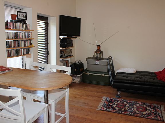 4th image of 832 W Leland Ave #303