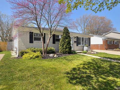 28129 Greater Mack Ave, Saint Clair Shores, MI, 48081