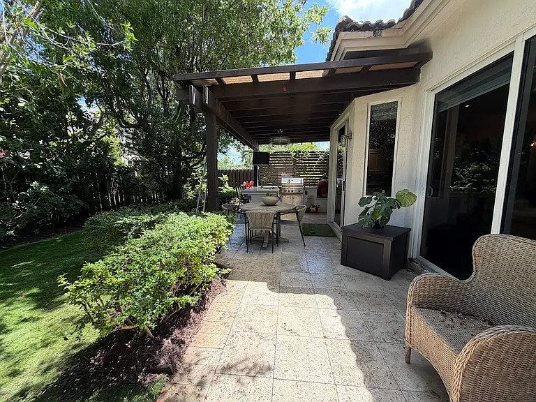 10900 NW 72nd St — Photo 13