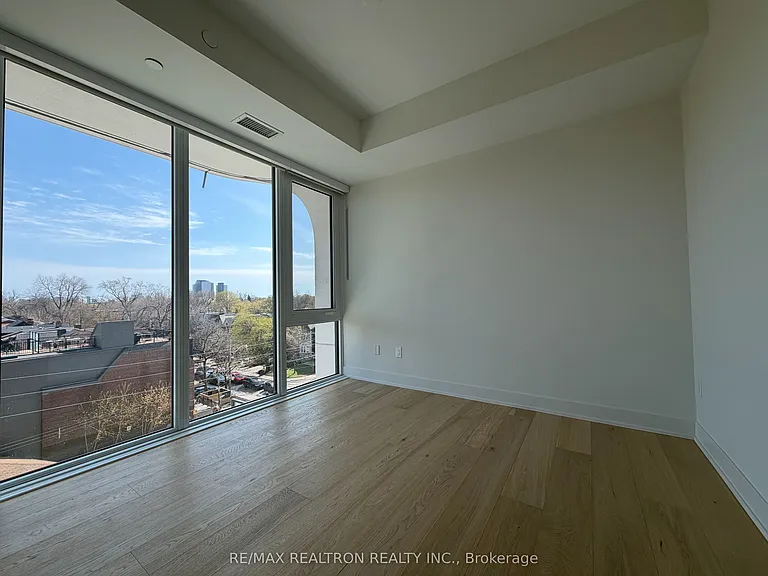 322 Dupont St #502 — Photo 13