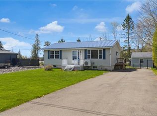 61 Thomas Ave, Saint Andrews, NB E5B 2M7