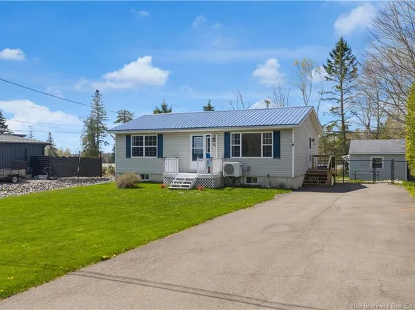 61 Thomas Ave, Saint Andrews, NB E5B 2M7